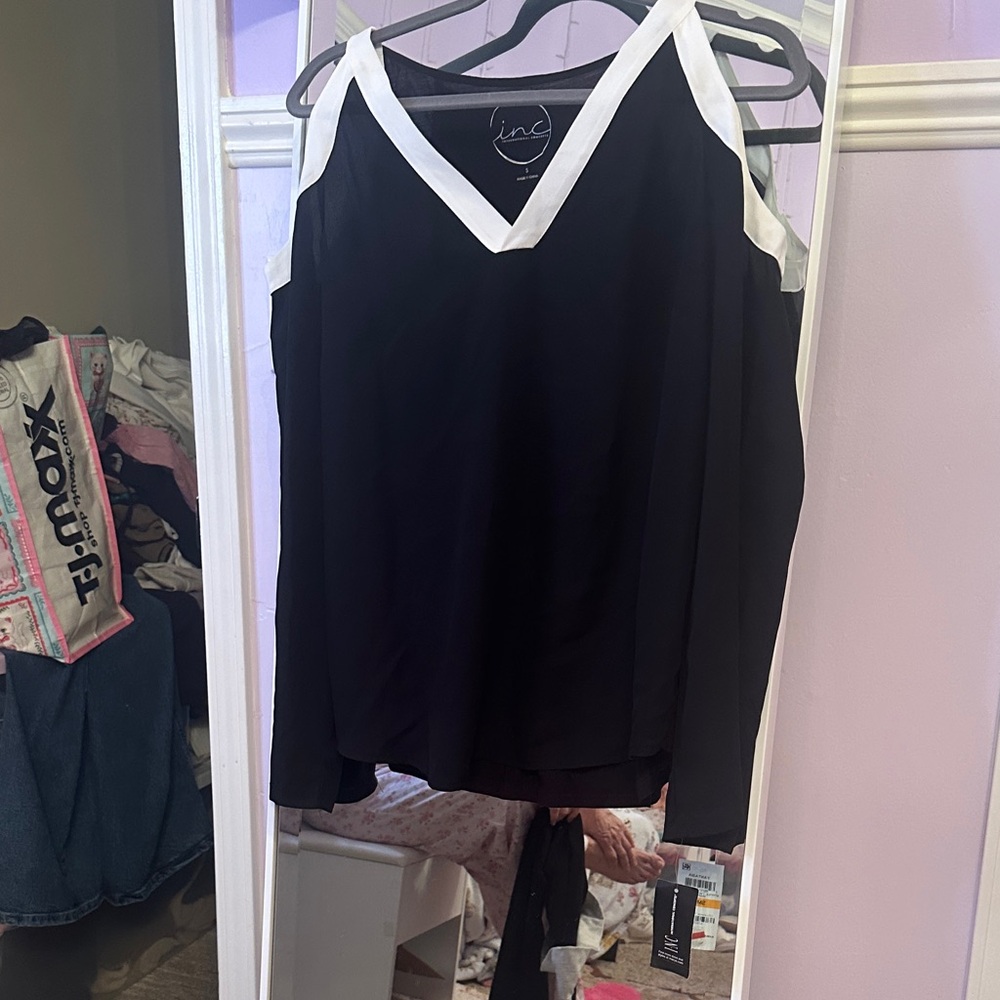 INC International Concepts Women's Black and White Sleeveless Blouse